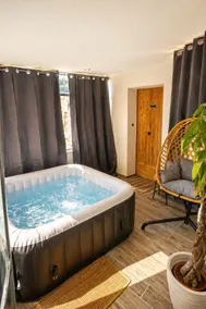 Farmhouse with Private Jacuzzi, Beach, and French Riviera - Image 2
