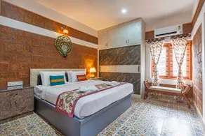 Villa W/ Pvt Pool, Courtyard & Gazebo - Image 2