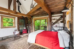 Private Getaway, Hot Tub, Pool Table, River Access - Image 3