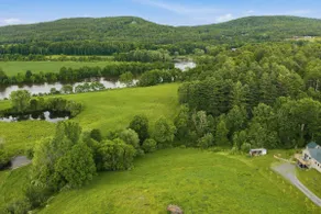 Private Getaway, Hot Tub, Pool Table, River Access - Image 4