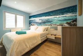 Beach 1 min away • Family home • Garden-Parking - Image 2