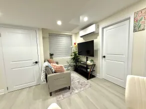 Modern 2BR Private Suite • Self Check-in • Parking - Image 2