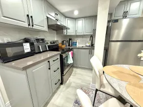 Modern 2BR Private Suite • Self Check-in • Parking - Image 4