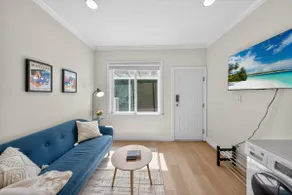 Bright Modern Suite | 10 mins to YVR | Parking - Image 3