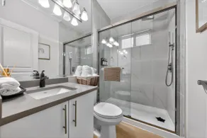 Bright Modern Suite | 10 mins to YVR | Parking - Image 4