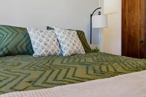 Newly furnished | Free Parking - Image 5
