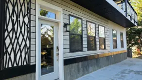Bright Spacious 3BR Retreat • Near DC & Pentagon - Image 3