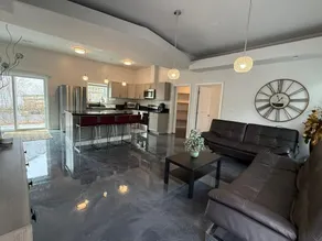 Bright Spacious 3BR Retreat • Near DC & Pentagon - Image 5
