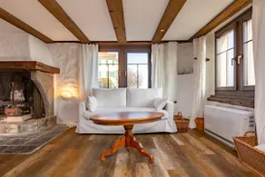 Panoramic apartment with charming swiss interior - Image 2