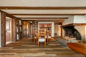 Panoramic apartment with charming swiss interior - Image 3