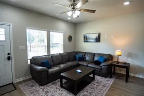 Modern Comfort in Seguin-3 bed/2bath - Image 4