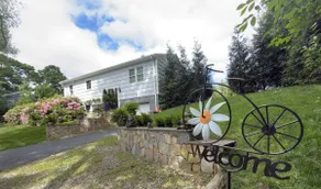 Whimsical Westport Studio -1 mile walk to downtown - Image 2