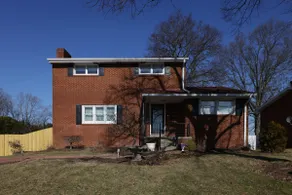 Fresh + Cozy PGH Retreat _ Near the Waterfront_ - Image 2