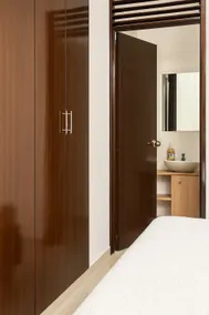 Strategic Apartment: Security, Airport and Cen Com. - Image 5