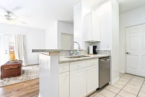 New Modern Getaway - Image 5