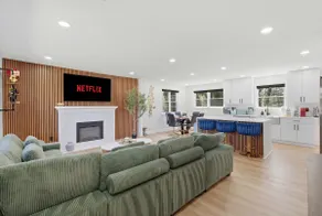 Elegant Springfield Getaway near Washington DC. - Image 2