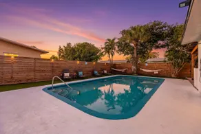 5BR Pool Oasis Near Beach, Hard Rock & Airport - Image 2