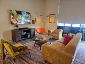 Opal Suite - NEW 2 bed/2 bath loft near Downtown! - Image 3