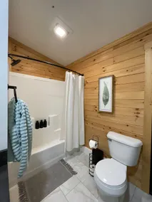 The Oak-leaf Hideaway - Image 5