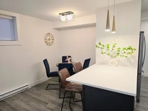 Modern Legal Suite | 5 Min to LRT | Homey Retreat - Image 4