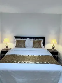 Cozy & Quiet Garden Suite, Free Wi-Fi & Parking - Image 4