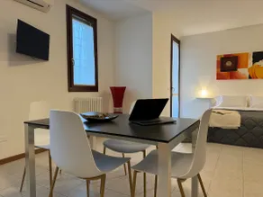 Smart Business&Travel Flat - Free Private Parking - Image 2