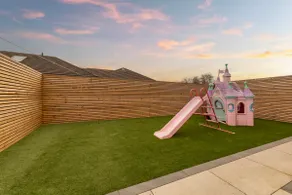 Spacious 4BR Home Garden Parking Sleeps 7 - Pass the Keys - Image 3