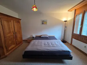 Cozy 3-room apartment with balcony, mountain/glacier & lake views - Image 3