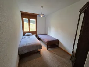 Cozy 3-room apartment with balcony, mountain/glacier & lake views - Image 4