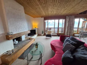 Cozy 3-room apartment with balcony, mountain/glacier & lake views - Image 2