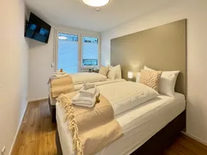 Modern, pet-friendly apartment near Mercedes - Image 5