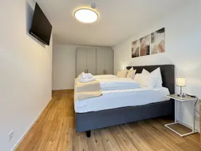 Modern, pet-friendly apartment near Mercedes - Image 3