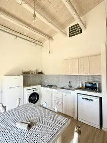 Central View Apartment - Image 5