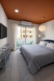 Avra Studio: prime location & private parking - Image 5