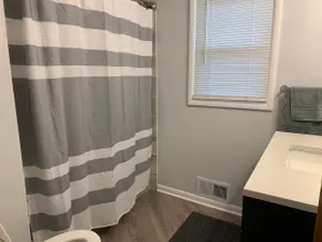 Spacious 2 Bedroom House room to spread out. - Image 4