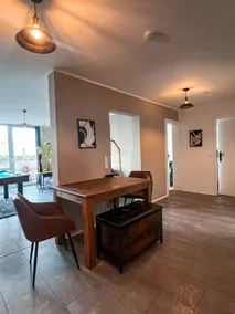 Bright designer apartment with pool table & 2 balconies - Image 3