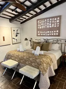 Luxury “Hidden Gem”in heart of Old Town, sleeps 5 - Image 3