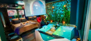 Cinema Spa Suite: Jacuzzi, Hammam and Giant Screen. - Image 2