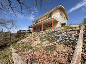 Riverfront house with spectacular views - Image 2