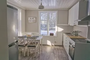 Cozy forest cabin - Image 3