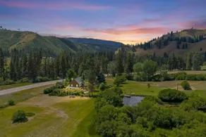 Sharilynn @ Bar-B-Earl Ranch-66 acres & hot tub! - Image 3