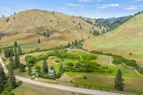 Sharilynn @ Bar-B-Earl Ranch-66 acres & hot tub! - Image 4