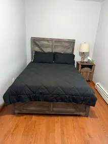 Cozy 1 bedroom apt in heart of Roscoe - Image 4
