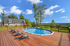 Kingston Ridge Chalet - Hot Tub & Pool - Image 4