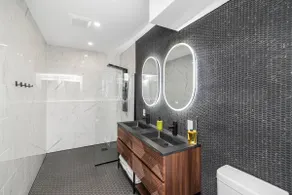 Modern 2BR Suite|Private Parking |Near DownTown - Image 4