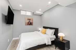 Modern 2BR Suite|Private Parking |Near DownTown - Image 2