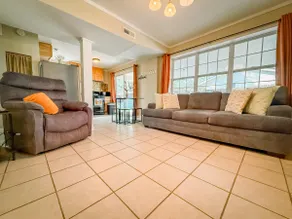 Cozy Stay| Minutes from Everything| Near I-75 - Image 2