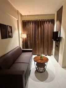Serenity 601: 1Bhk Pvt Apt near Atal Setu & NMIA - Image 4