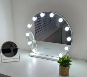 #3 Stylish Apt | Super King + Workspace + Vanity - Image 3
