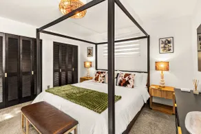CasaChic Lancaster | Designer Farmhouse | Sleeps 6 - Image 2